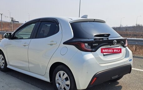 Toyota Yaris, 2021 год, 1 420 000 рублей, 5 фотография
