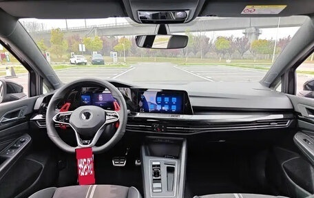 Volkswagen Golf VIII, 2022 год, 1 430 000 рублей, 12 фотография