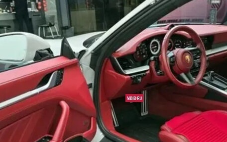Porsche 911, 2023 год, 18 000 000 рублей, 7 фотография