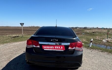 Chevrolet Cruze II, 2011 год, 650 000 рублей, 3 фотография