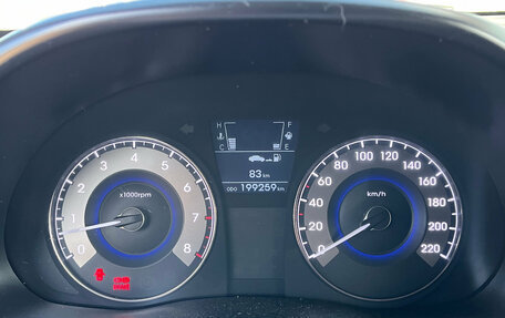 Hyundai Solaris II рестайлинг, 2011 год, 650 000 рублей, 12 фотография