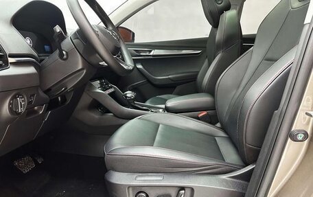 Skoda Karoq I, 2022 год, 1 860 000 рублей, 8 фотография