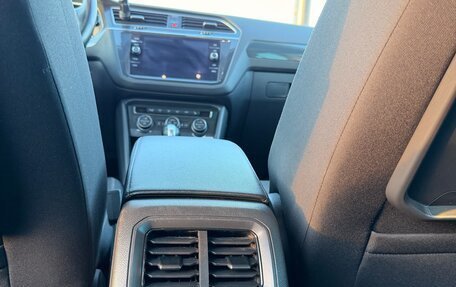 Volkswagen Tiguan II, 2018 год, 2 350 000 рублей, 8 фотография