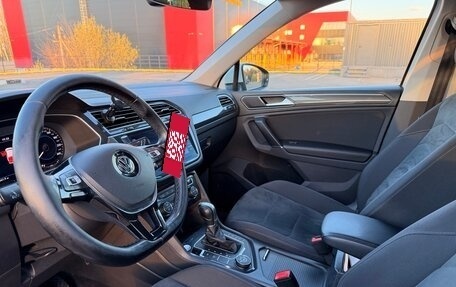 Volkswagen Tiguan II, 2018 год, 2 350 000 рублей, 6 фотография