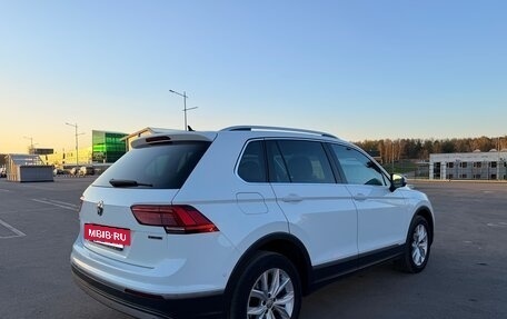 Volkswagen Tiguan II, 2018 год, 2 350 000 рублей, 2 фотография