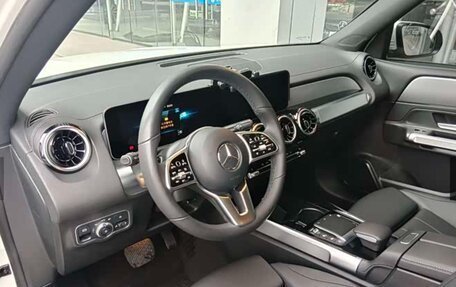 Mercedes-Benz GLB, 2022 год, 2 200 000 рублей, 11 фотография