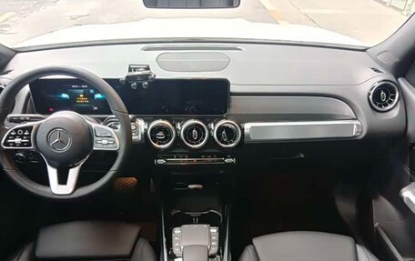 Mercedes-Benz GLB, 2022 год, 2 200 000 рублей, 10 фотография