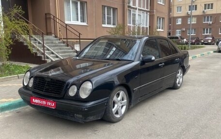 Mercedes-Benz E-Класс, 1999 год, 400 000 рублей, 1 фотография