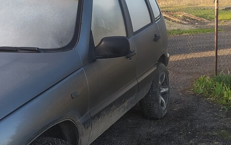 Chevrolet Niva I рестайлинг, 2004 год, 220 000 рублей, 2 фотография