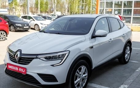 Renault Arkana I, 2020 год, 1 829 000 рублей, 1 фотография