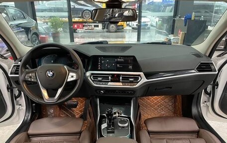 BMW 3 серия, 2023 год, 2 690 000 рублей, 7 фотография