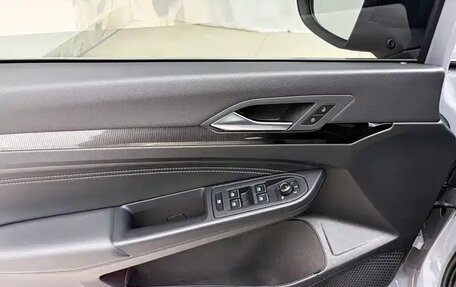 Volkswagen Golf VIII, 2021 год, 1 875 000 рублей, 7 фотография