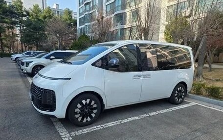 Hyundai Staria, 2025 год, 4 798 000 рублей, 3 фотография