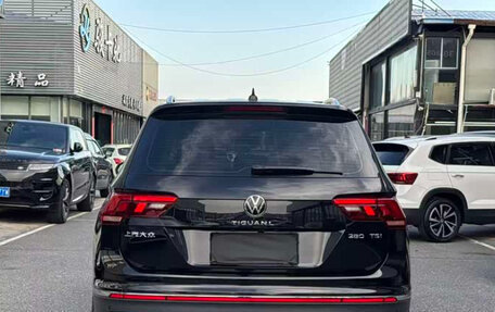 Volkswagen Tiguan II, 2023 год, 2 500 000 рублей, 5 фотография