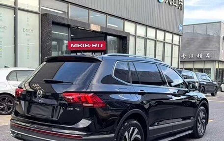 Volkswagen Tiguan II, 2023 год, 2 500 000 рублей, 6 фотография