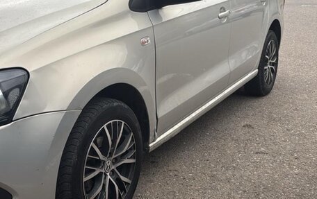 Volkswagen Polo VI (EU Market), 2011 год, 550 000 рублей, 2 фотография