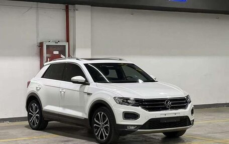 Volkswagen T-Roc I, 2022 год, 1 610 000 рублей, 3 фотография