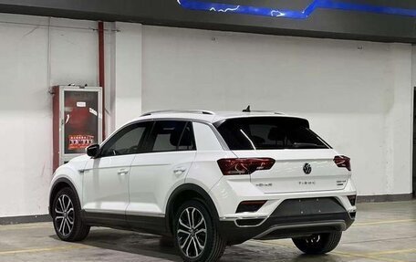 Volkswagen T-Roc I, 2022 год, 1 610 000 рублей, 5 фотография