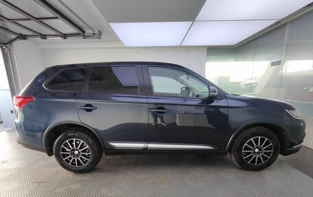 Mitsubishi Outlander III рестайлинг 3, 2019 год, 2 449 000 рублей, 3 фотография