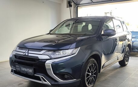 Mitsubishi Outlander III рестайлинг 3, 2019 год, 2 449 000 рублей, 9 фотография