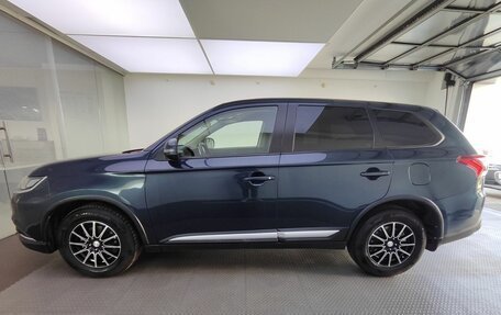 Mitsubishi Outlander III рестайлинг 3, 2019 год, 2 449 000 рублей, 14 фотография
