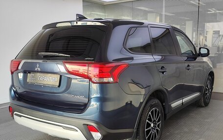 Mitsubishi Outlander III рестайлинг 3, 2019 год, 2 449 000 рублей, 11 фотография