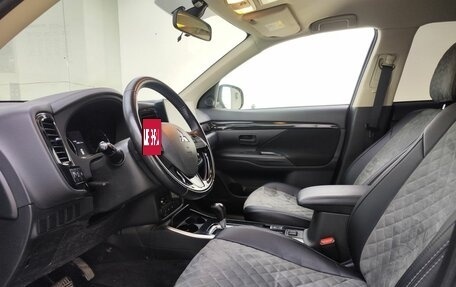 Mitsubishi Outlander III рестайлинг 3, 2019 год, 2 449 000 рублей, 21 фотография
