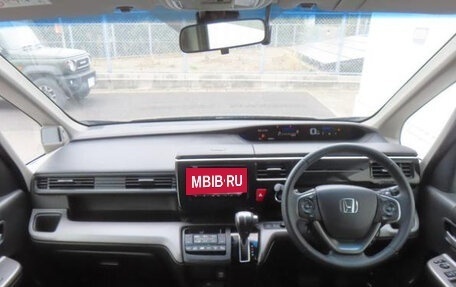 Honda Stepwgn IV, 2021 год, 1 780 000 рублей, 9 фотография