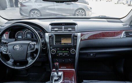 Toyota Camry, 2013 год, 1 530 000 рублей, 10 фотография