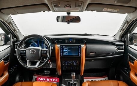 Toyota Fortuner II, 2021 год, 4 500 000 рублей, 9 фотография