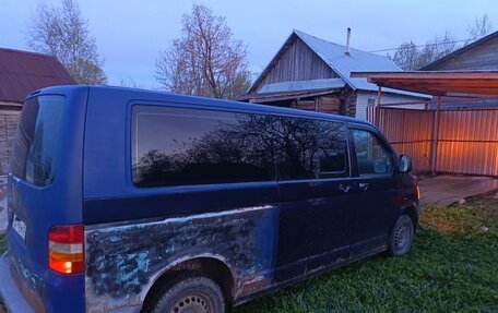 Volkswagen Transporter T5 рестайлинг, 2004 год, 490 000 рублей, 2 фотография