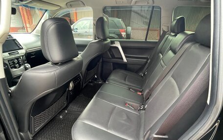 Toyota Land Cruiser Prado 150 рестайлинг 2, 2021 год, 7 100 000 рублей, 8 фотография