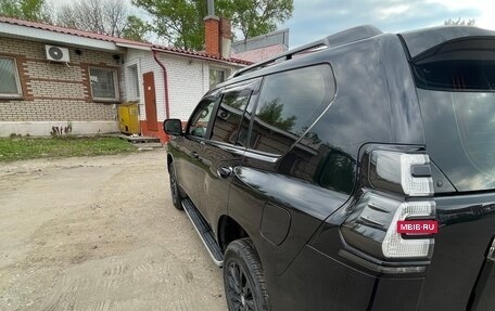 Toyota Land Cruiser Prado 150 рестайлинг 2, 2021 год, 7 100 000 рублей, 6 фотография