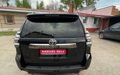 Toyota Land Cruiser Prado 150 рестайлинг 2, 2021 год, 7 100 000 рублей, 5 фотография