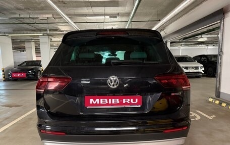 Volkswagen Tiguan II, 2019 год, 3 240 000 рублей, 3 фотография