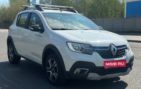 Renault Sandero II рестайлинг, 2022 год, 600 000 рублей, 2 фотография