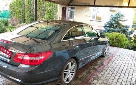 Mercedes-Benz E-Класс, 2012 год, 1 500 000 рублей, 3 фотография
