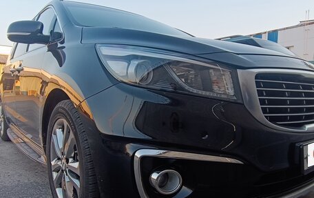 KIA Carnival III, 2016 год, 2 350 000 рублей, 3 фотография