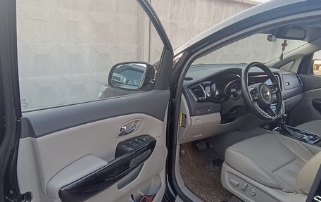 KIA Carnival III, 2016 год, 2 350 000 рублей, 6 фотография