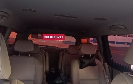 KIA Carnival III, 2016 год, 2 350 000 рублей, 8 фотография