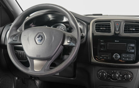 Renault Logan II, 2017 год, 889 000 рублей, 13 фотография