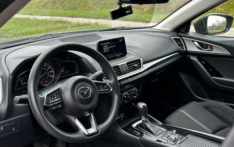 Mazda 3, 2017 год, 1 600 000 рублей, 5 фотография