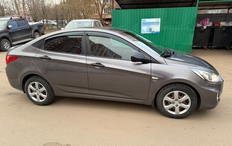 Hyundai Solaris II рестайлинг, 2011 год, 900 000 рублей, 2 фотография