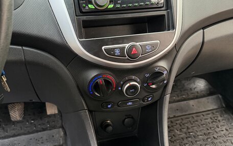 Hyundai Solaris II рестайлинг, 2011 год, 900 000 рублей, 9 фотография