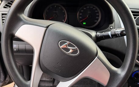 Hyundai Solaris II рестайлинг, 2011 год, 900 000 рублей, 8 фотография