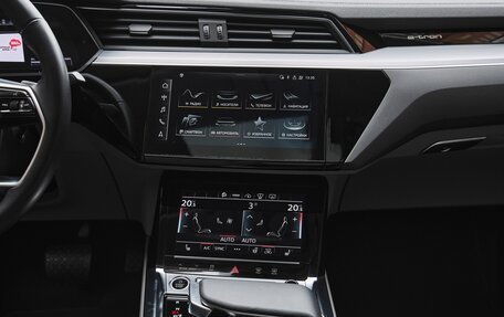 Audi e-tron Sportback I, 2020 год, 5 250 000 рублей, 26 фотография