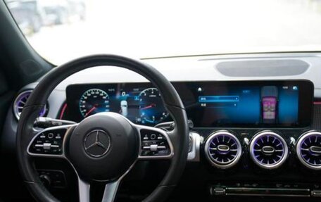 Mercedes-Benz GLB, 2022 год, 2 380 000 рублей, 8 фотография