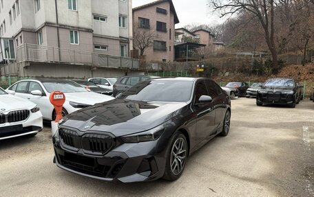 BMW 5 серия, 2024 год, 6 150 000 рублей, 3 фотография