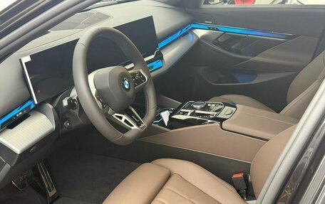 BMW 5 серия, 2024 год, 6 150 000 рублей, 11 фотография