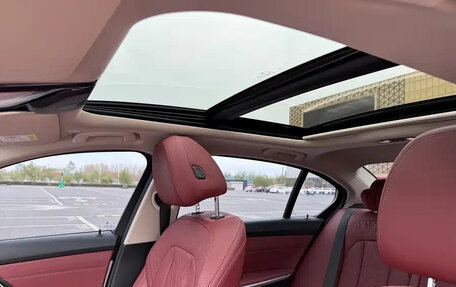 BMW 3 серия, 2023 год, 2 730 000 рублей, 14 фотография